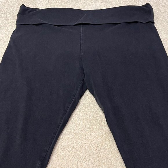 COPY - Victoria's Secret - Women's Fold Over Yoga Pants with VS Angel Wings - S… - Picture 4 of 5